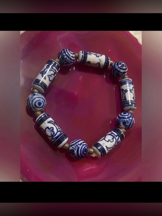 Unique Vintage Jewelry - Vintage Blue & White Ceramic Bead Bracelet #8059
